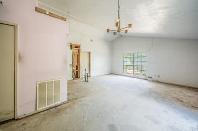 2031 Sharpshire Lane, Arlington TX 76014 - Photo 5