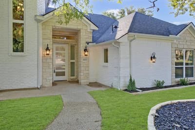 801 Highwoods Trail, Fort Worth TX 76112 - Photo 4