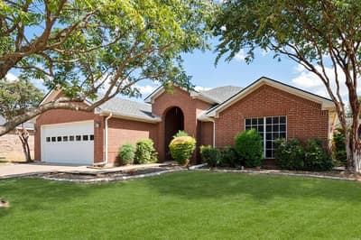 200 Arrowhead Drive, Burleson TX 76028