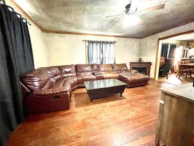 209 N Bowie Street, Jacksboro TX 76458 - Photo 3