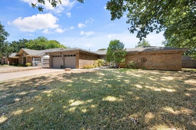2709 Burnwood Court, Arlington TX 76016 - Photo 3