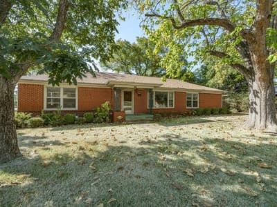 1003 E Milam Street, Ennis TX 75119 - Photo 2