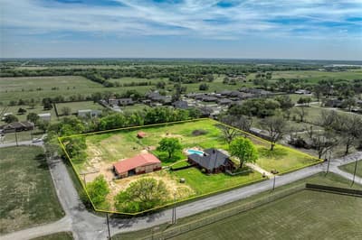 501 N Van Zandt Street, Tioga TX 76271