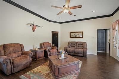 501 N Van Zandt Street, Tioga TX 76271 - Photo 4