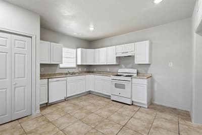 709 N Chandler Avenue, Denison TX 75020 - Photo 3