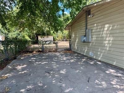 1013 Wilshire Boulevard, Arlington TX 76012 - Photo 3