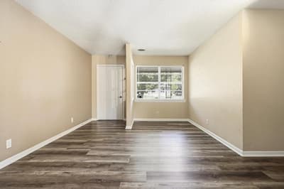 503 Harriett Street, Arlington TX 76010 - Photo 5