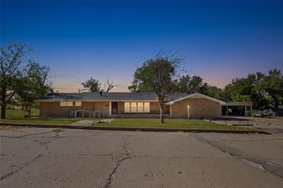 1011 E Connell Street, Breckenridge TX 76424