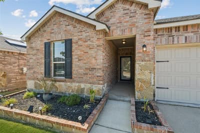 409 Mariscal Place, Fort Worth TX 76131 - Photo 2
