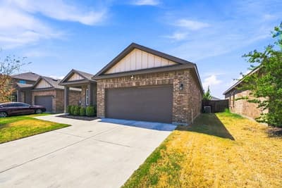 8405 Hawkview Drive, Fort Worth TX 76179 - Photo 2