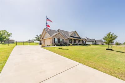 1268 County Road 4797, Springtown TX 76082 - Photo 3