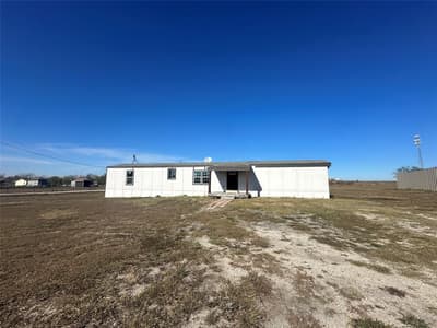 211 Alton Lane, Ennis TX 75119