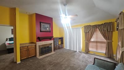 827 Quail Brook Drive, Arlington TX 76001 - Photo 2