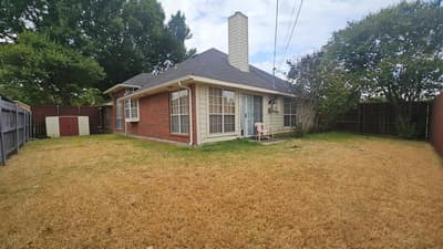 827 Quail Brook Drive, Arlington TX 76001 - Photo 3