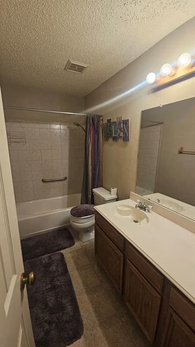 827 Quail Brook Drive, Arlington TX 76001 - Photo 4