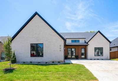 944 Claystone Ridge Drive, Fort Worth TX 76028