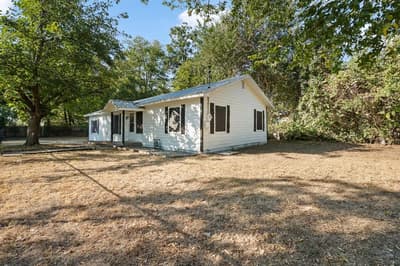 1130 Alvarado Street, Cleburne TX 76031 - Photo 2