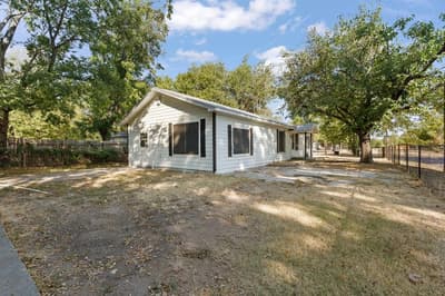 1130 Alvarado Street, Cleburne TX 76031 - Photo 3