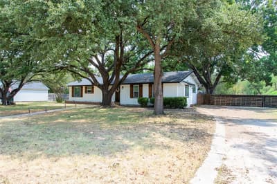 1132 W 8th Street, McGregor TX 76657 - Photo 2