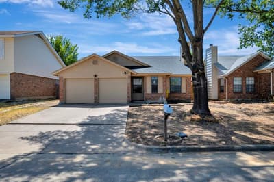 4210 Meadow Park Drive, Arlington TX 76017