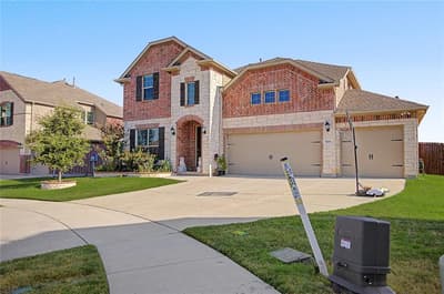 10011 Sovereign Drive, Frisco TX 75035 - Photo 2