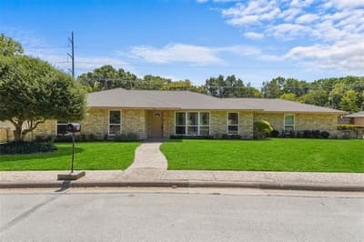 336 Woodbrook Drive, DeSoto TX 75115