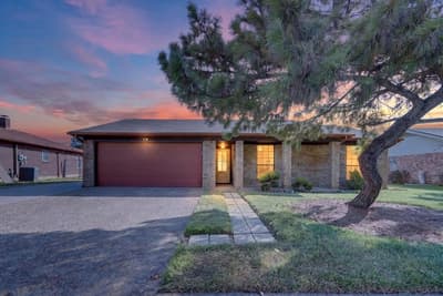 208 Asbury Drive, Saginaw TX 76179