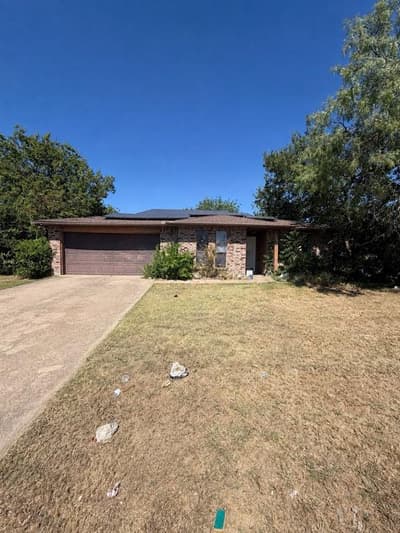 3001 Meadow Circle, Grand Prairie TX 75052