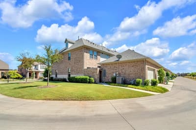 4524 Meadow Hawk Drive, Arlington TX 76005 - Photo 3