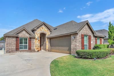 203 Cambridge Street, Waxahachie TX 75165 - Photo 2