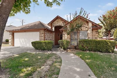 5932 Wind Drift Trail, Arlington TX 76017 - Photo 2