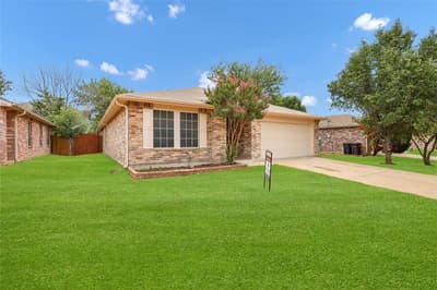 5132 Bedfordshire Drive, Fort Worth TX 76135 - Photo 2
