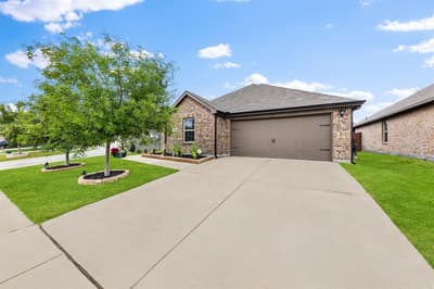 1111 Baldwin Lane, Ennis TX 75119 - Photo 2