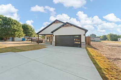 5431 arrowhead Drive, Granbury TX 76048 - Photo 4