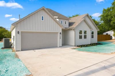 716 Dalton Street, Weatherford TX 76086 - Photo 2