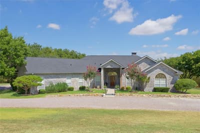 301 Hillside Drive, Muenster TX 76252 - Photo 4