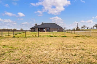 170 Rolling Hills Boulevard, Alvord TX 76225 - Photo 3