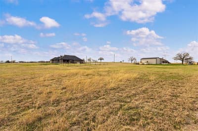 170 Rolling Hills Boulevard, Alvord TX 76225 - Photo 4