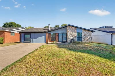1007 Wildwood Drive, Arlington TX 76011 - Photo 2