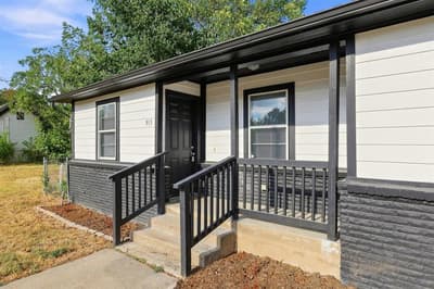915 N Throckmorton Street, Sherman TX 75090