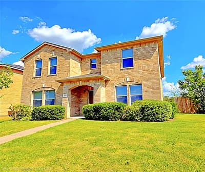 1336 Falcon Trail, Cedar Hill TX 75104