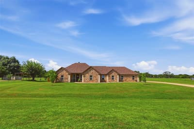 2425 Pecan Springs Road, Cleburne TX 76031 - Photo 2
