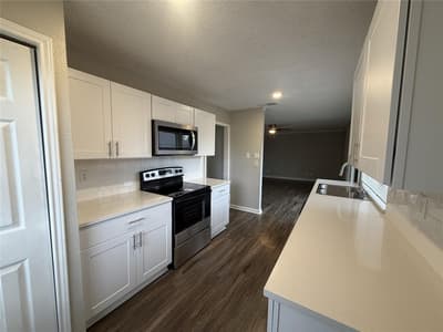 9117 Fairmont Circle, Rowlett TX 75088 - Photo 2
