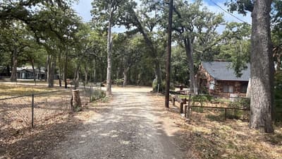 203 E 9th Street, Shady Shores TX 76208 - Photo 2