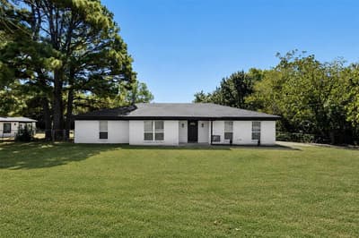 102 Amy Court, Burleson TX 76028