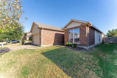 857 Rio Bravo Drive, Fort Worth TX 76052 - Photo 4