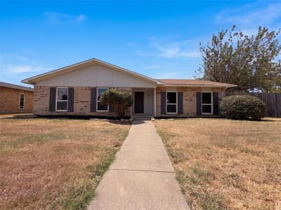 2002 Wilderness Trail, Grand Prairie TX 75052