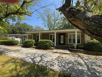122 Pawnee Trail, Gainesville TX 76240 - Photo 2