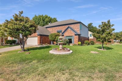 4900 Hibiscus Drive, Arlington TX 76018 - Photo 3