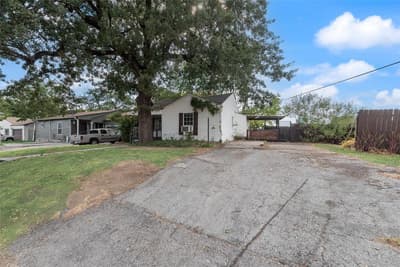 1017 Clarence Street W, Fort Worth TX 76117 - Photo 2
